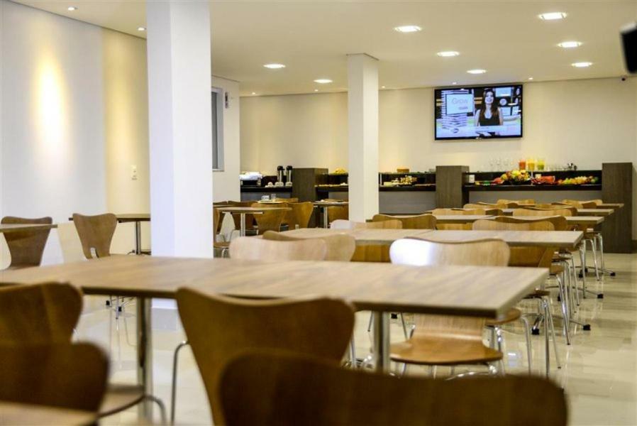 Grand Cafe Hotel Manhuacu Exteriör bild